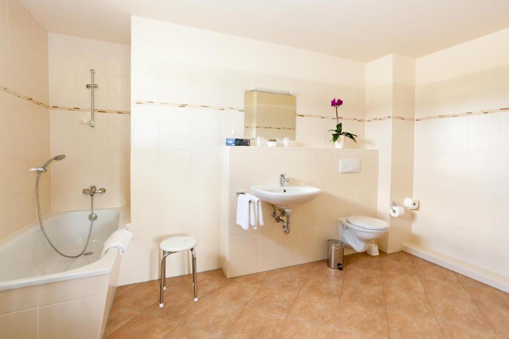 Gastwirtschaft & Hotel Hallescher Anger Νάουμπουργκ Δωμάτιο φωτογραφία